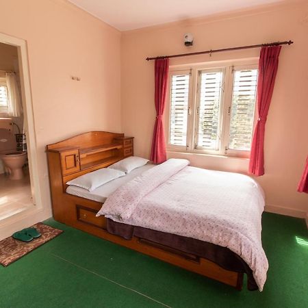 New Tourist Guest House Pokhara Esterno foto