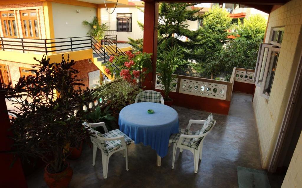 New Tourist Guest House Pokhara Esterno foto