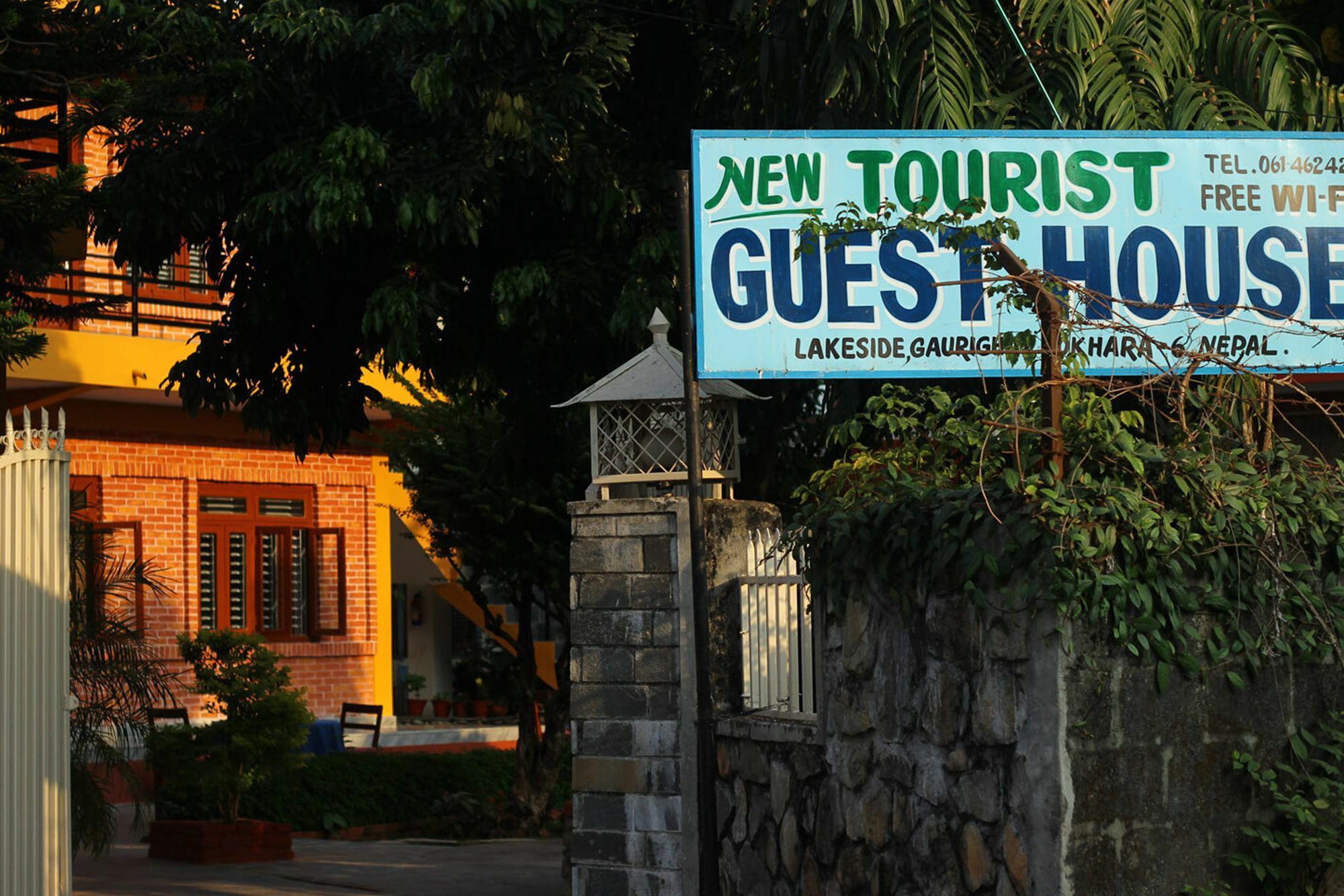 New Tourist Guest House Pokhara Esterno foto