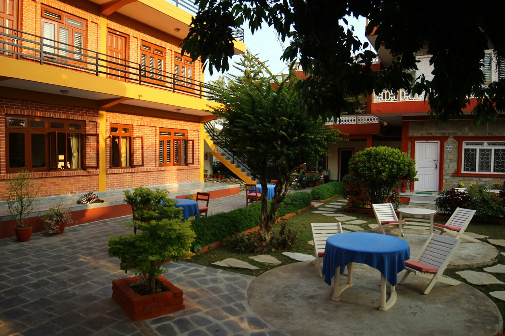 New Tourist Guest House Pokhara Esterno foto