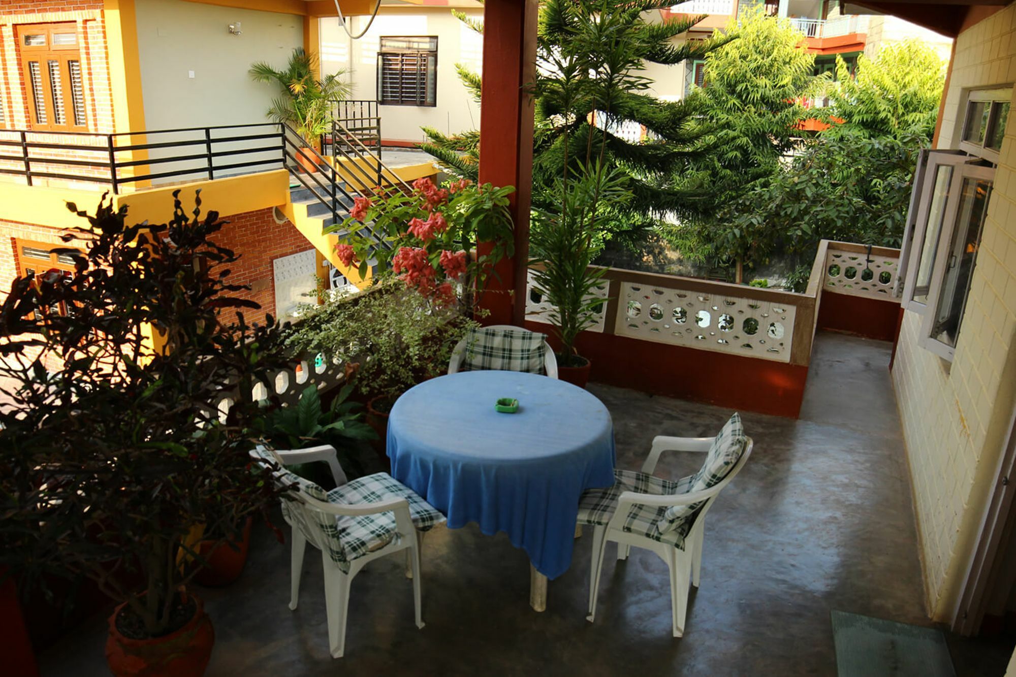 New Tourist Guest House Pokhara Esterno foto