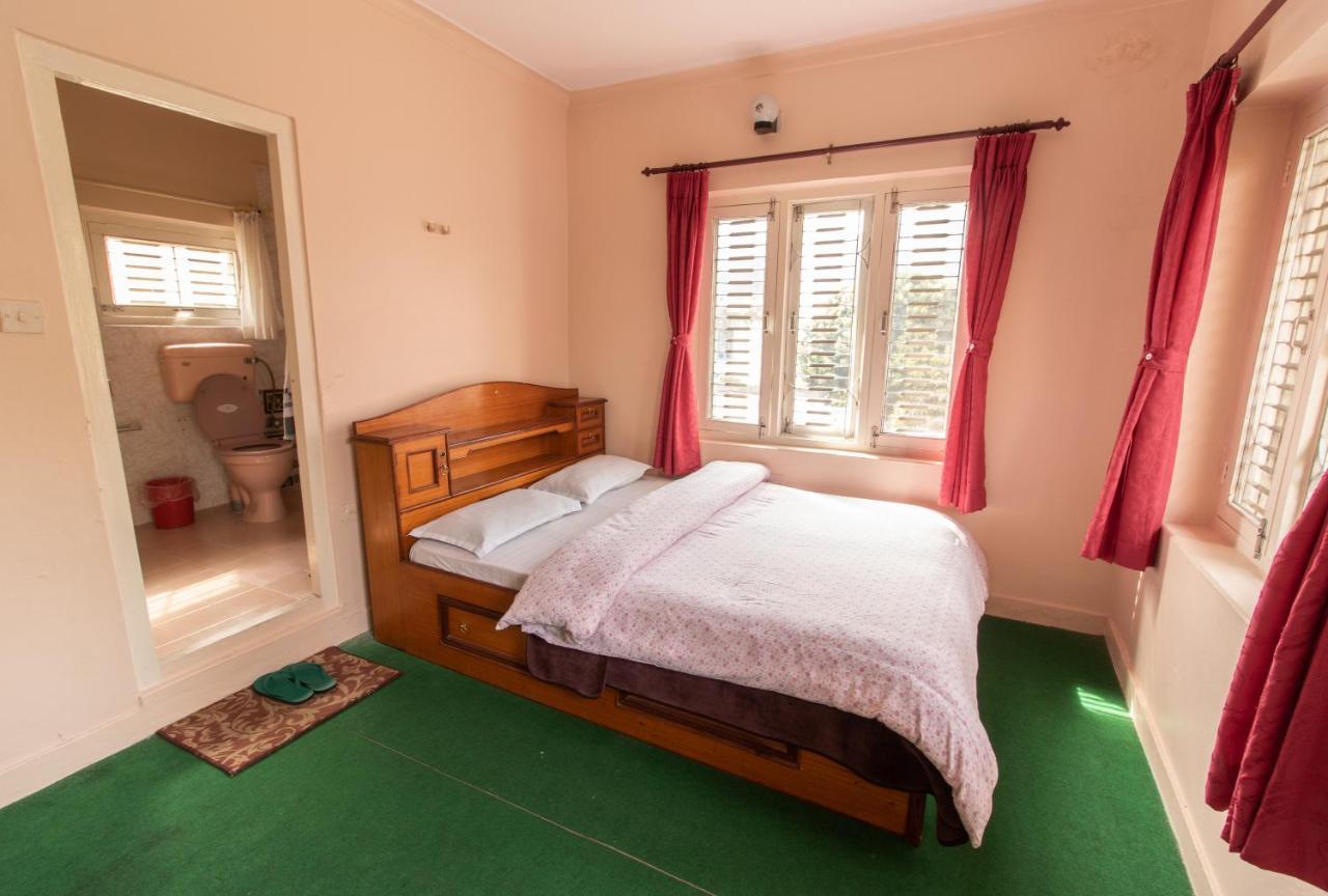 New Tourist Guest House Pokhara Esterno foto