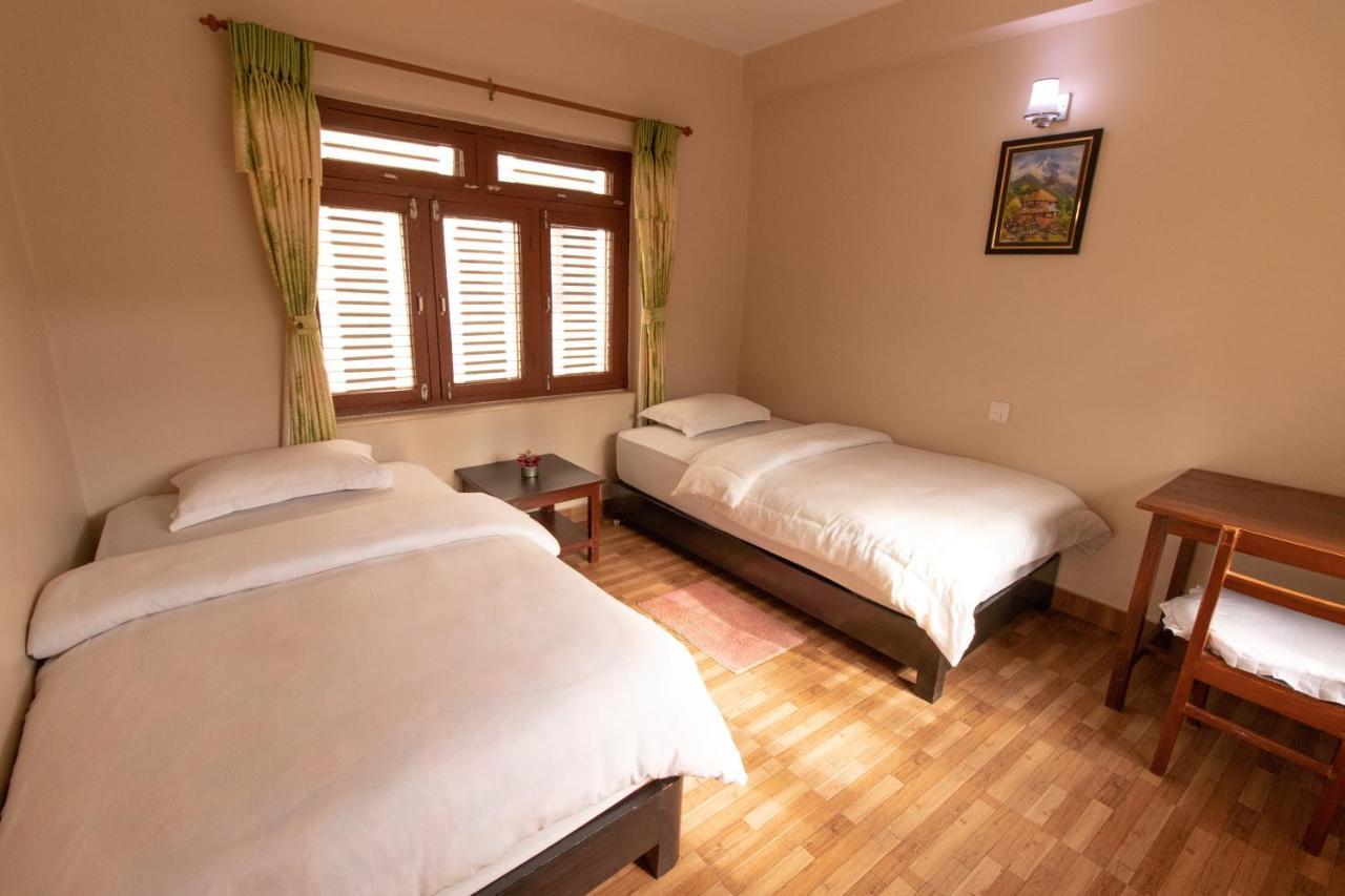 New Tourist Guest House Pokhara Esterno foto